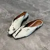 Sandalias tipo Mula sin Cierre para Mujer 2026 Verano Nuevo Estilo Gama Alta Negras de Punta Cuadrada Tacón Plano Abiertas Medias Pantuflas