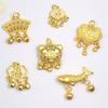 Colgante de Campana de Cerradura de Paz con Carácter de Fortuna de Oro Antiguo Encanto de Cerradura de Carpa Oro Arena DIY Collar Joyería Accesorios Venta al por Mayor
