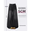 Calça jeans larga preta bordada para mulheres, novo estilo outono 2026, corte solto, modelagem que afina a silhueta, perna reta, comprimento até o chão para tipos de corpo pera