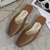 Verano 2024 nuevo puntera cerrada calzado de exterior plano tacón bajo sin cordones pantuflas perezosas para mujer medias pantuflas punta celebridad de internet