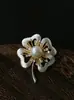 Broche Borboleta de Concha, Alto Padrão, Luxo Acessível, Nicho, Simples Elegante, Prendedor de Roupa, Terno, Acessórios de Vestuário com Pérolas