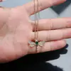 Collar Colgante de Libélula de Acero de Titanio con Circonita Verde Accesorios para Mujer Versátil Juego de Joyería de Gama Alta Pendientes Anillo