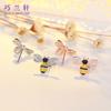 Qiaolanxuan Aguja de Plata 925 Nuevos Pendientes Personalizados de Abeja Pendientes Pequeños Gota de Aceite Pendientes para Estudiantes Mujeres Joyería al por Mayor