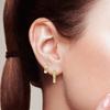 Europa y Estados Unidos espiral enroscado kgold twist aretes de hebilla para la oreja aretes aretes transfronterizos calientes aretes INS aretes clip para el hueso de la oreja
