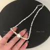 Colar de Pérolas Prateadas Quebradas com Design Simples e Estilo Elegante, Corrente para Clavícula para Mulheres, Colar Pequeno de Cubo de Açúcar com Diamante, Corrente de Pescoço de Luxo Leve