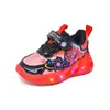 Tênis Infantil com Luzes Primavera & Outono Superman Solado Macio Coberto de Couro Tamanho Pequeno e Médio para Meninos Desenho do Homem-Aranha Sapatos Casuais Luminosos