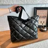 Bolsa Tote Casual de Grande Capacidade para Outono para Mulheres, Bolsa de Mão Acolchoada da Moda Tendência, Bolsa de Ombro para o Dia a Dia