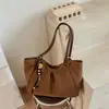 Bolso moderno de lunares de gran capacidad para mujer, nuevo bolso de hombro casual y relajado 2026, adecuado para estudiantes universitarios y personas que van al trabajo