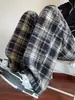 Pantalones de Lana a Cuadros Retro para Niños en Otoño e Invierno Forrados de Polar y Engrosados Nuevos 2025 Pantalones Americanos de Pierna Ancha Pantalones Casuales Sueltos