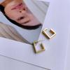 Pendientes de botón geométricos metálicos tridimensionales europeos y americanos para mujer, diseño de nicho rectangular retro avanzado, pendientes de estilo frío para Instagram