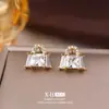 Pendientes Exquisitos y Lujosos de Circonita Ultra Brillante con Forma de Bolso, Estilo Dulce Francés, Versátiles para el Trabajo, Pendientes de Moda y de Alta Gama para Mujer