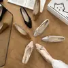 Sapatos Mary Jane Retrô Franceses Femininos Coleção Outono 2026 Bico Fino Apontado Laço Salto Grosso Aumentador de Altura Temperamento Corte Baixo Sapatos
