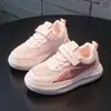 Zapatos deportivos de verano para niños, antideslizantes, casuales, versátiles, planos, zapatos de moda para niños pequeños, tenis de malla transpirable.