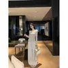 Famouswang outono e inverno novo design versátil desejo puro gola canoa malha manga longa camisa base para mulheres baixinhas