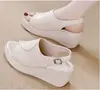 Novas Sandálias Plataforma Anabela Pequena para Mulheres, Estilo Verão 2026, Peep-Toe, Solado Grosso, Tira Única, Sandálias de Salto Alto para Exterior, Sapatos Macios
