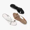 Versão em couro de vaca ~ design confortável de gato com salto grosso chinelos padrão crocodilo lazer férias sapatos de praia sandálias femininas