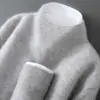 Nuevo suéter de punto para hombre de otoño e invierno con cuello semialto, suéter de punto informal holgado sin costuras
