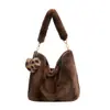Bolsa de pelúcia popular Yuezilong para mulheres, bolsa tote de grande capacidade, bolsa de balde peluda da moda 2026, bolsa de ombro para o dia a dia urbano