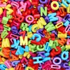 Cuentas de Acrílico Color Macarrón Doradas Perforadas Letras Inglesas 26 Piezas para Pulsera Collar DIY Accesorios de Joyería
