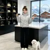 2026 Nuevo Estilo Estructura de Cremallera Diagonal Talla Grande Estilo Pareja Chaqueta de Algodón con Capucha para Mujer Holgada Ligera Tacto de Alta Gama Ropa de Abrigo