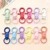 Llavero con mosquetón de aleación de zinc pintado con esmalte de 12 colores, accesorios para colgante de mochila de muñeca DIY