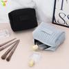 Em estoque bolsa de cosméticos de pelúcia flanelada bolsa de armazenamento de cosméticos femininos produtos de cuidados com a pele bolsa com zíper de metal bolsa de lavagem de viagem