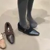 Zapatos sin cordones de punta cuadrada con diseño de camelia, aumento de altura oculto, versátiles para figuras petite, estilo vintage