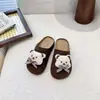 Diadema y Pantuflas de Muñeca de Dibujos Animados Lindas para Niñas, Zapatos Birkenstock Portátiles de Suela Suave, Mocasines de Suela Suave de Nuevo Estilo Primavera/Otoño 2026