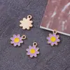 Versión coreana de accesorios de colgante de aleación de margarita que gotea aceite, pendientes de banda de goma DIY, colgante, accesorios de colgante perforado