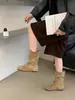 Botines de gamuza estilo retro con hebillas cruzadas, diseñados para otoño e invierno, con una silueta relajada de ajuste ancho, punta redonda estilo Western y un efecto adelgazante.