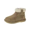 Botas de Nieve para Niñas Tendencia 2025 Invierno Nuevas Estilo Coreano Botas de Algodón Cálido de Peluche para Niñas Pequeñas Botas Cortas de Terciopelo de Cordero a la Moda