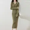 Vestido de Tricô Novo Primavera e Outono 2026 Comprimento Médio Slim Fit Manga Longa Camada Base Roupa Exterior Lã Acima do Joelho