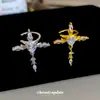 Presilha de Orelha Clipe Cruzada de Zircônia Super Brilhante Estilo Coreano para Mulheres Sem Orelhas Furadas, Ear Cuff Estiloso e Versátil, Brincos de Luxo Leve