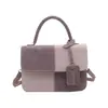 2026 Nova Bolsa Transversal Feminina Versátil de Outono Bolsa Quadrada Pequena de Mão de Alta Qualidade Bolsa Color Block Retrô da Moda
