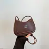 Bolsa Pequena para Mulheres 2025 Nova Bolsa Meia-Lua de Aparência Sofisticada Simples para o Dia a Dia Bolsa Transversal Bolsa de Mão para Axila Bolsa Feminina Elegante