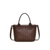 Bolso Cubo con Patrón Tejido Transfronterizo para Mujer 2026 Nuevo Vintage Gran Capacidad Bolso de Hombro Cruzado Bolso de Mano Estiloso Moderno