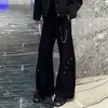 Direto do fabricante: Calça masculina preta estilo americano com perna curva, apresentando um detalhe de corrente de metal resistente, um design único e um estilo versátil de perna larga.