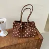 Bolsa de ombro grande de poá com design de nicho estilo coreano transfronteiriça, bolsa tote personalizada, bolsa de axila da moda para trabalho e deslocamento
