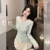 Suéter de tricô com gola e detalhes em renda delicados para mulheres, novo estilo outono e inverno, único, modelador, deslumbrante, adequado tanto para usar por cima quanto por baixo.