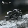Guerreiro de Aço novo anel de cobra de aço inoxidável atacado Europeu e Americano retrô titânio aço masculino anel aberto fabricante
