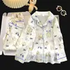 Conjunto de ropa de casa para niños con cuello de solapa, adecuado para primavera y otoño, fino y ligero, cárdigan de manga larga, estilo coreano, pijama de algodón con estampado de nubes para niñas