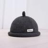Sombrero de Propietario Tejido de Color Sólido Unisex con Estilo Coreano Ins Otoño e Invierno Simple con Letras Pequeña Etiqueta Borde Enrollado Sombrero Melón Atuendo Moderno y Cool
