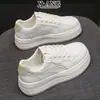 Zapatillas cómodas de suela gruesa para mujer con punta redonda, hechas de piel de vaca de capa superior, nuevas zapatillas deportivas casuales de otoño 2026, zapatillas blancas para mujer