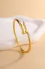 Pulsera de Hebilla Ovalada con Diamantes Chapada en Oro Real de 18 Quilates Pulsera Estilo Palacio Retro Lujo Accesible Joyería de Gama Alta para Mujeres