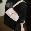 Bolsa de Axila de Nicho para Mulheres 2026 Nova Tendência High-End Retrô Casual Bolsa de Ombro para Trabalho e Deslocamento Bolsa Transversal