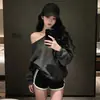 Camiseta Gris de Manga Larga, Sudadera Corta de Hombro Descubierto para Mujer, Nuevo Estilo Primavera 2026, Muy Elegante para Figuras Pequeñas, Top Asimétrico de Hombro