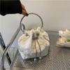 Xiaorui Bolsillo Dorado Nueva Moda Textil 2022 Bolso Cubo Bolso Pequeño Portátil Bolso de Mujer Estilo Occidental Bolso de Hombro de Verano