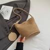 Bolsa Saco da Moda Outono Nova para Mulheres, Estilo Coreano de Nicho, Bolsa de Ombro Estilosa, Bolsa de Mão Suede Retrô para o Dia a Dia