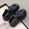 Nuevos zapatos de actuación estilo británico de suela blanda 2026 para niños mayores, zapatos negros de cuero para niñas de primavera y otoño, zapatos de princesa para estudiantes