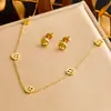 Conjunto de Duas Peças Atacado Transfronteiriço de Acessórios Modernos de Aço Inoxidável Banhado a Ouro com Pérolas e Múltiplos Elementos, Conjunto Simples e Versátil para Mulheres